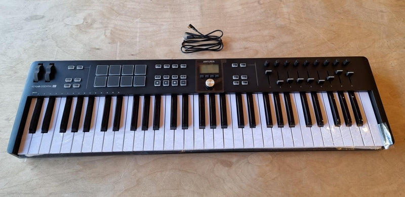 Arturia Keylab Essential 61 MK3 Black