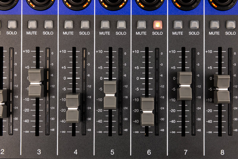 Zoom Livetrak L12next Digital / Recorder Mixer